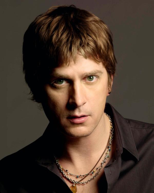 Rob Thomas: “I Feel Most Comfortable Around Songwriters”