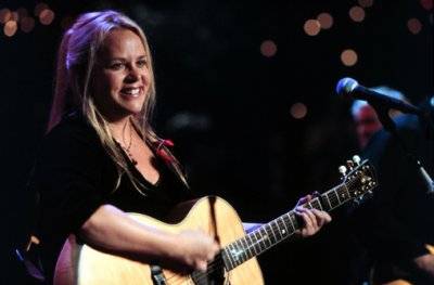 Mary Chapin Carpenter Believes In Miracles