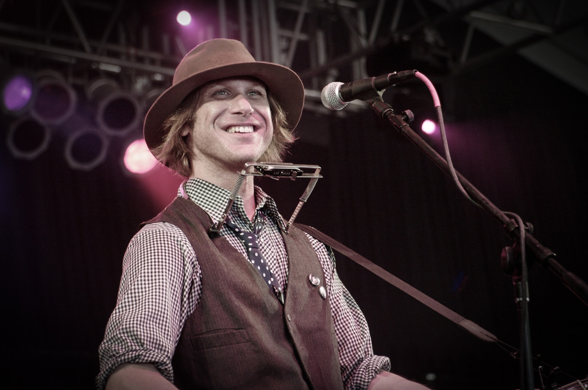 Todd Snider Names His Top Five Favorite Troubadours - American Songwriter