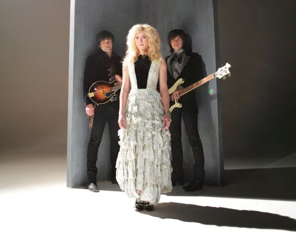 The Band Perry: Playin’ In The Band