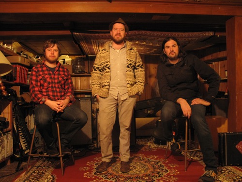 Watch: The Cave Singers “Black Leaf”