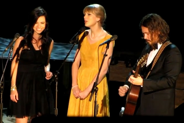 Taylor Swift Performs With The Civil Wars
