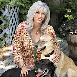 Emmylou Harris’s Woofstock 2012 Concert Will Benefit Animal Rescue