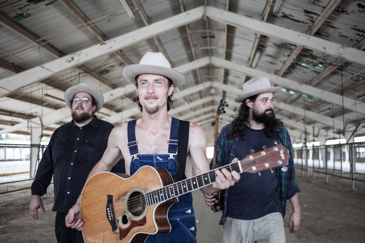 Video Premiere: Howlin’ Brothers, “Big Time”