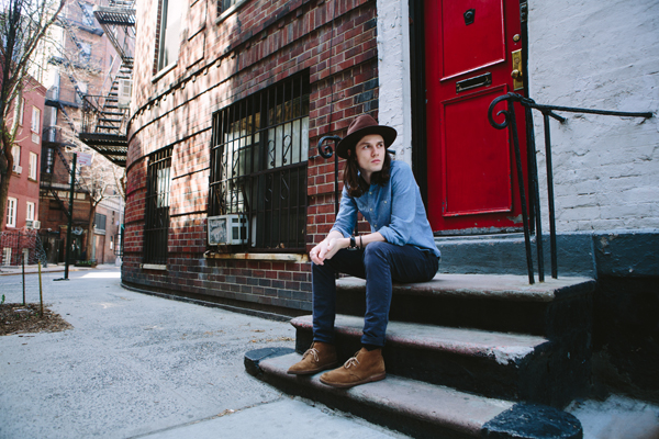 Song Premiere: James Bay, “Move Together”