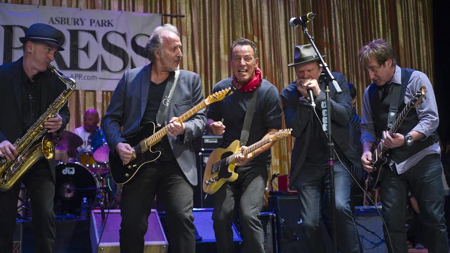 Bruce Springsteen Drops In On Light Of Day Festival