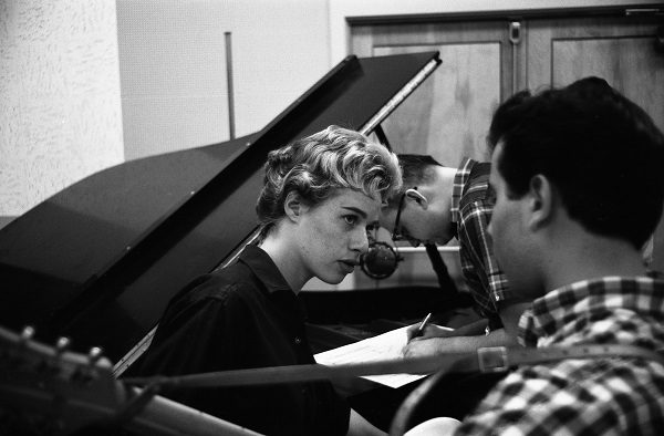 Check Out These Never Before Seen Photos Of Carole King