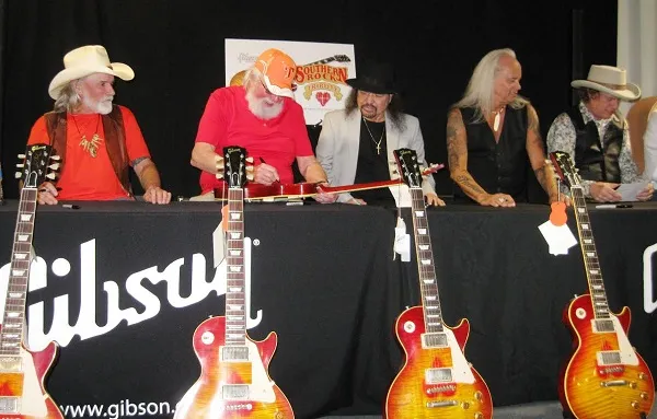 Legends Come Out to Launch New Gibson Les Paul