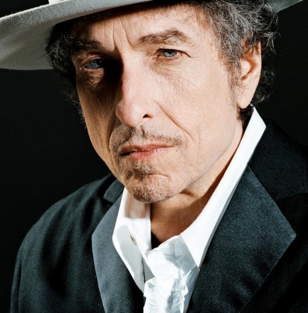 Bob Dylan Signs Six-Book Deal