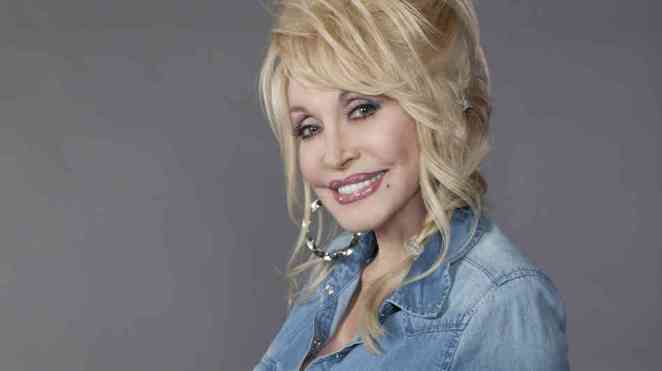 Dolly Parton to Release New Album <em>Pure & Simple</em>