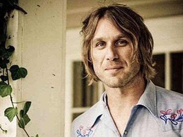 Todd Snider Declares “War Is Over”; Says Jason Isbell Saved Country Music