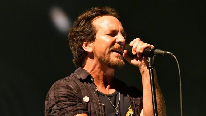 Pearl Jam and Famous Fans Celebrate 30th Anniversary of ‘Ten’