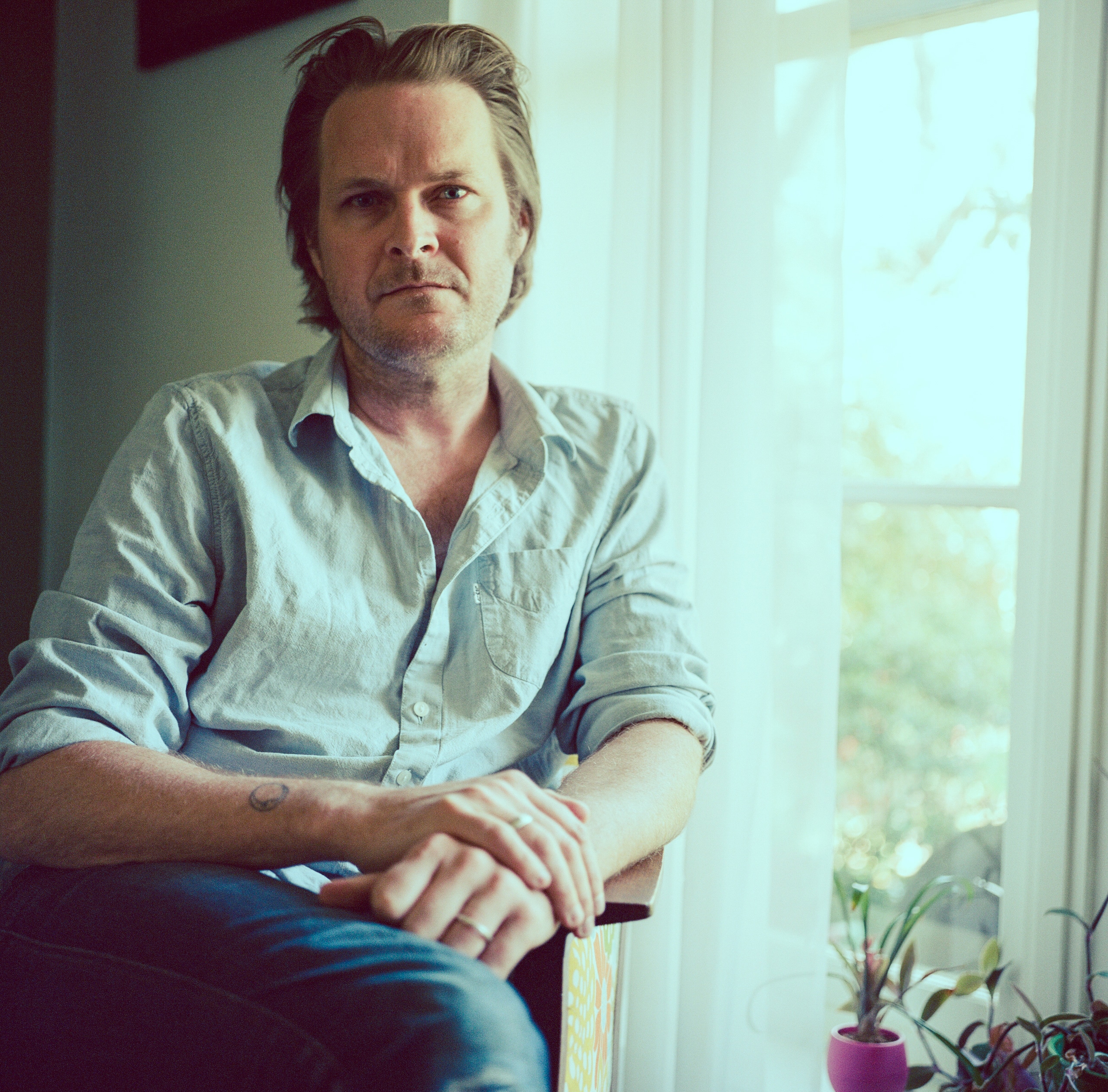Hiss Golden Messenger Premieres New Video For “Tell Her I’m Just Dancing”