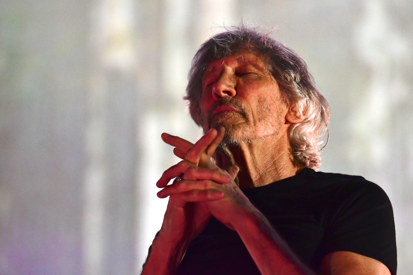In Photos: Roger Waters at KFC Yum Center, Louisville, Ky. 5/28/2017 ...