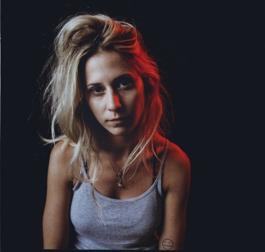 LeAnn Rimes goes topless for a good cause - American Songwriter