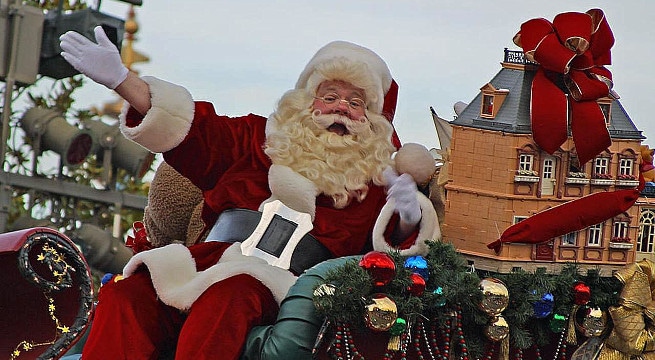Santa Claus Goes High Tech with MySantaLive.com Video Messaging