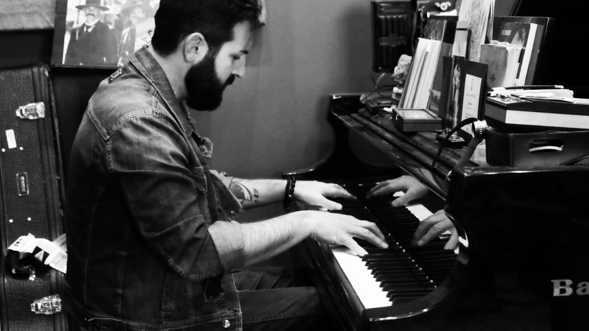 Josh Kelley Gives Piano Update To His Song, “Busy Making Memories”