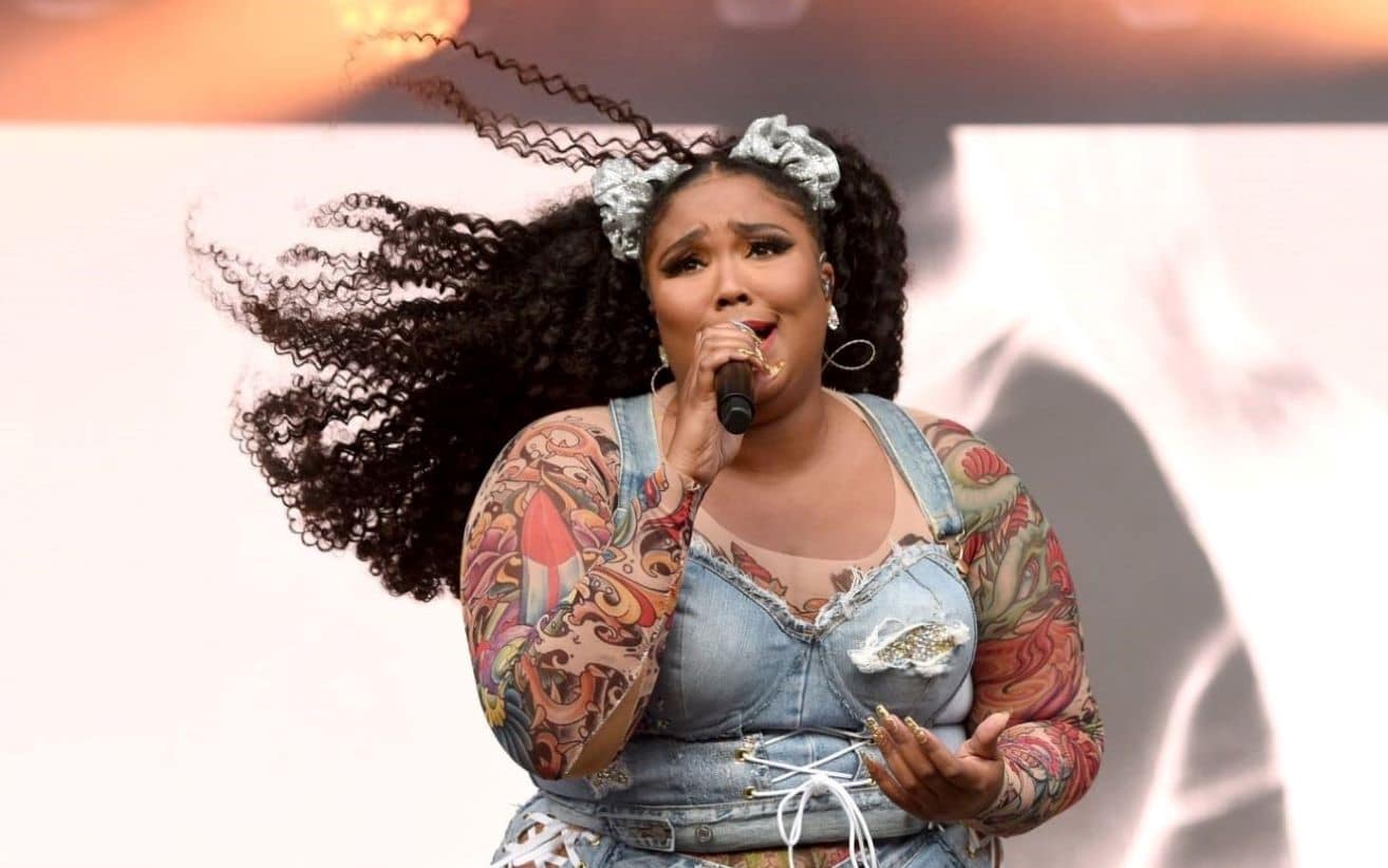 Behind The Song Battle For Lizzo Truth Hurts As Grammy Night Nears American Songwriter - truth hurts lizzo roblox id code