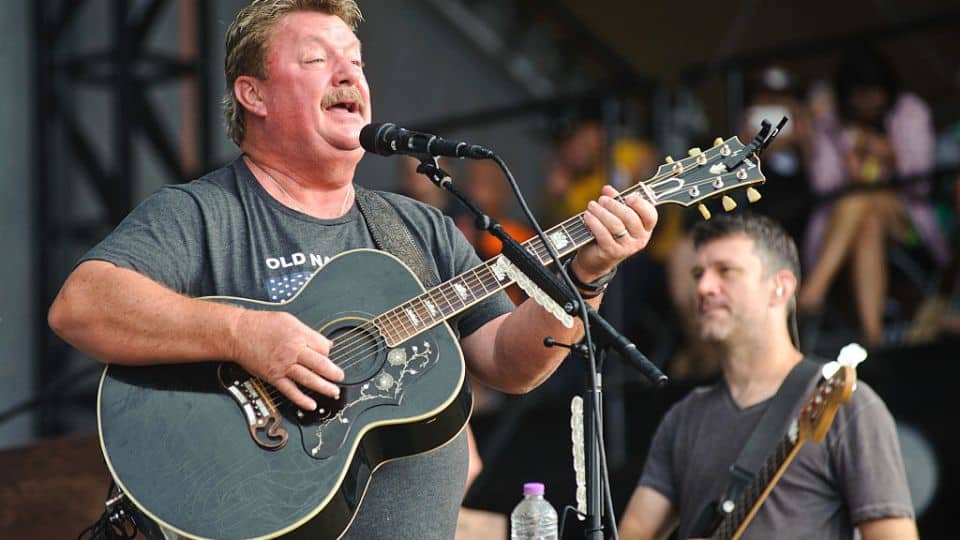 Country Artists Reflect on Passing of Joe Diffie