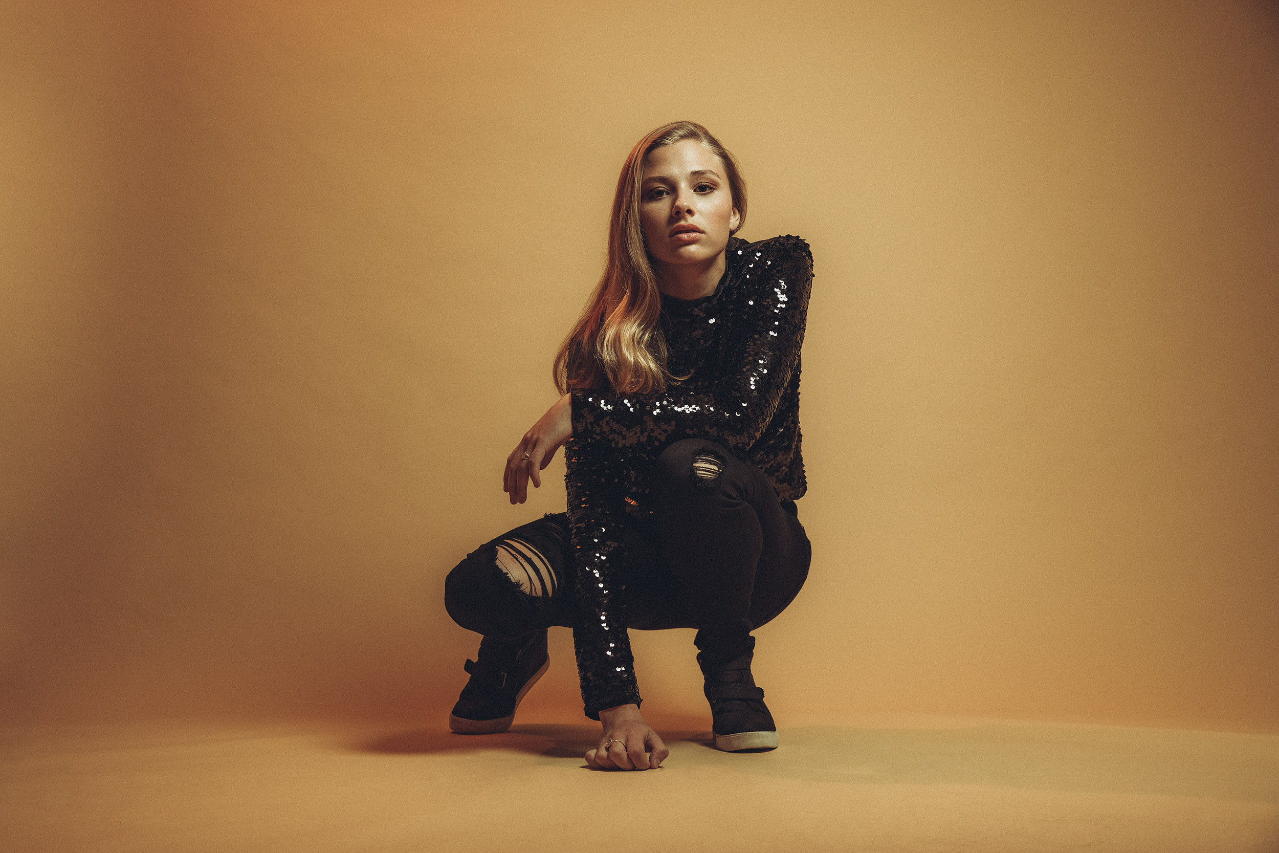 Daily Discovery: Claire Frazier Makes a Declarative Debut with “I Want You Bad”