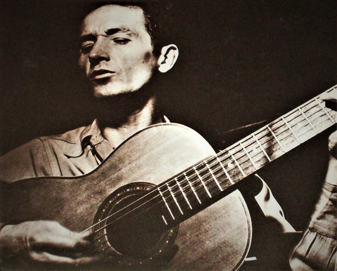 Woody Guthrie: Singing The Songs of the People