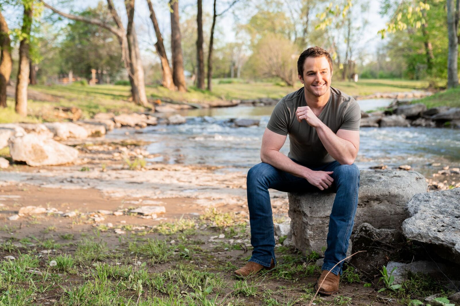 Easton Corbin Has An Infectious Groove With “Turn Up”