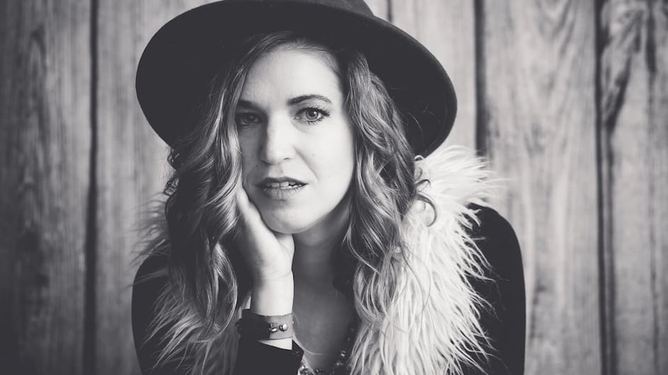 Kate Mills Says It’s Ok To “Fall Apart”