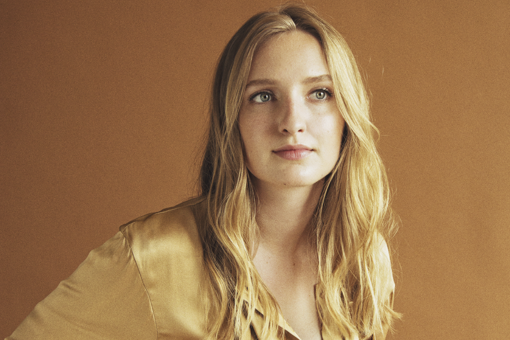 Madison Cunningham Shares “Coming Back” Ahead of New B-Sides Collection