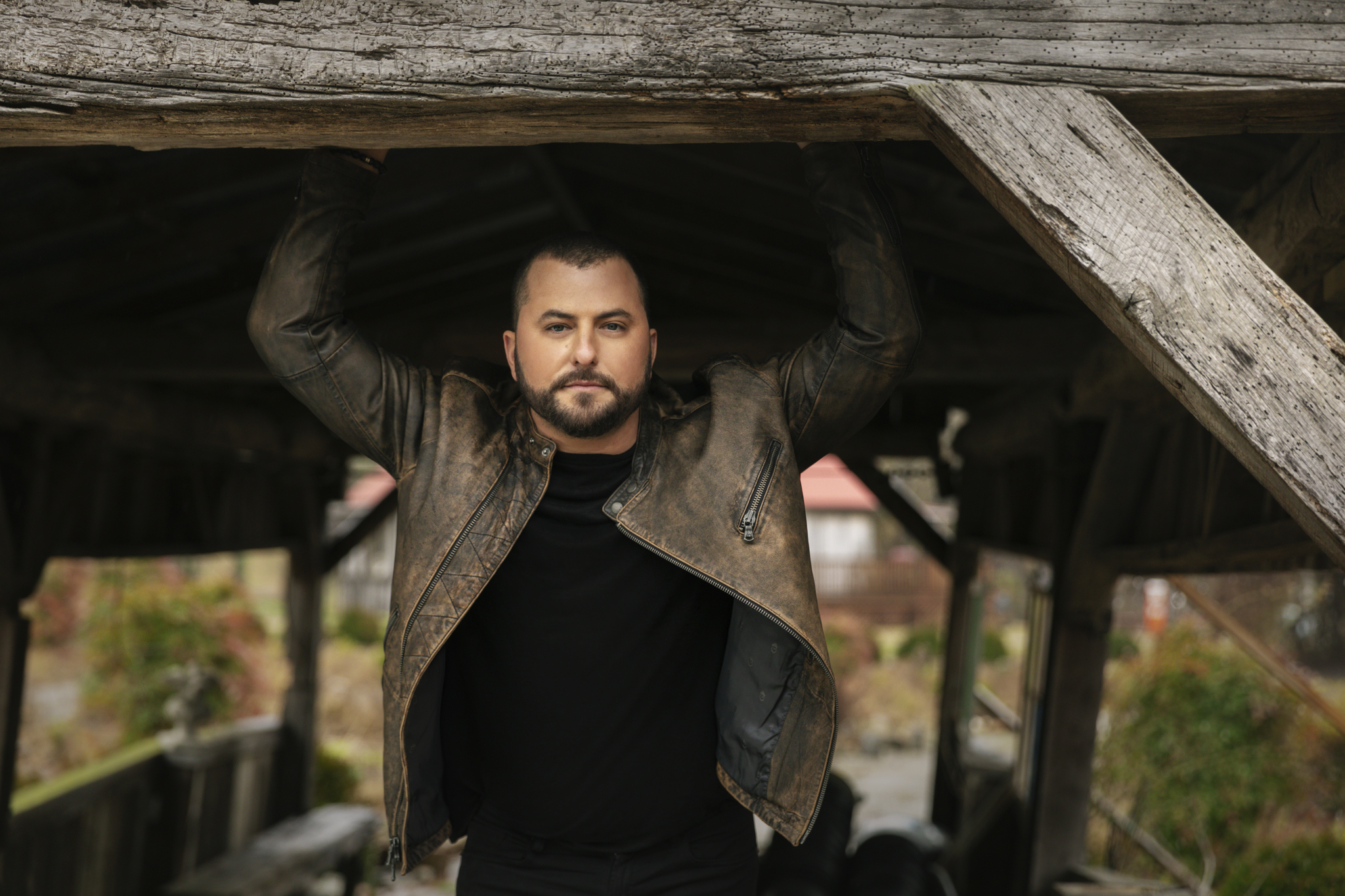 Tyler Farr Lets Authenticity Lead the Way on New EP ‘Only Truck in Town’
