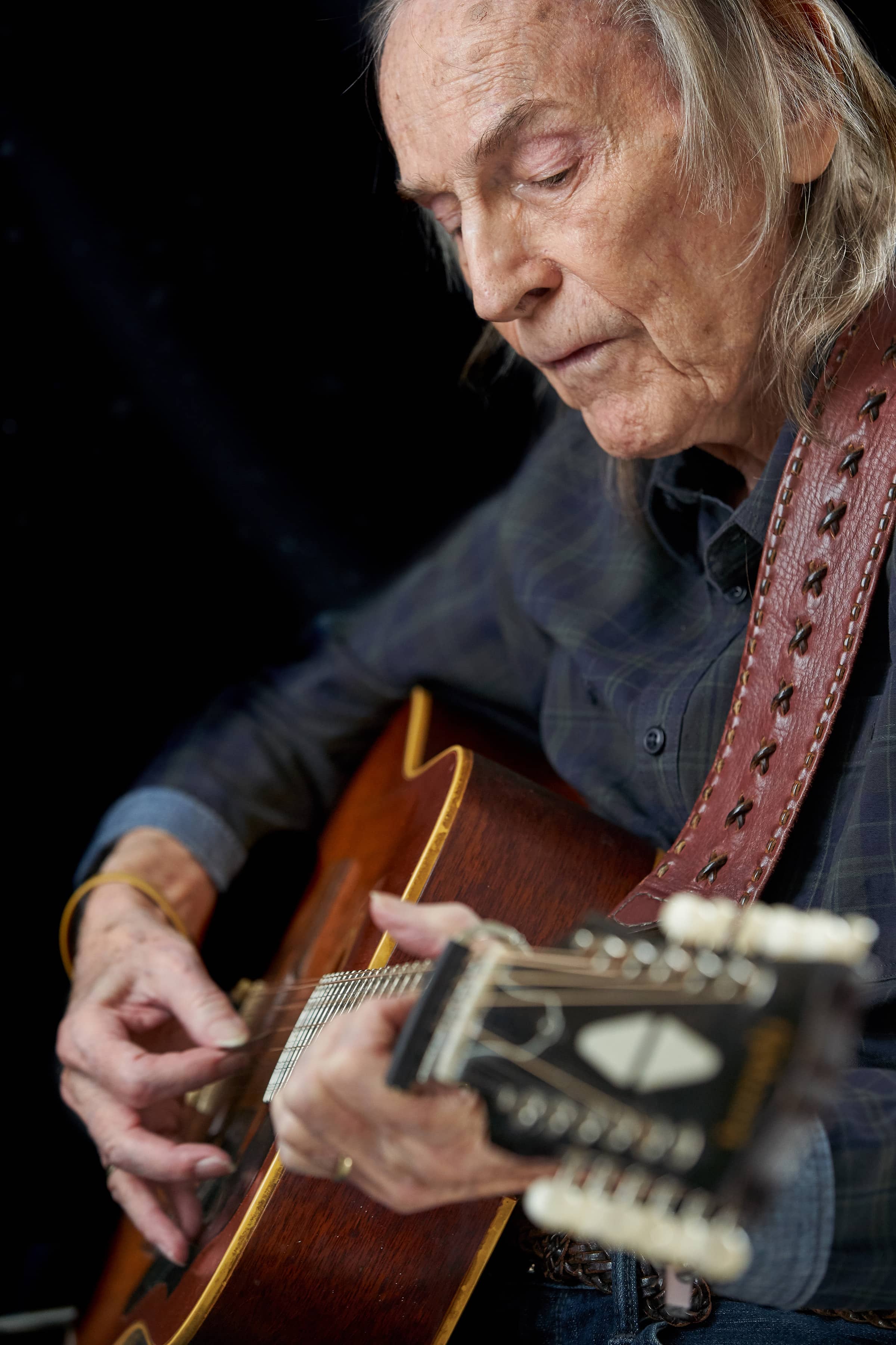 New Documentary ‘Gordon Lightfoot: If You Could Read My Mind’ Tells The Full Story Of The Songwriting Legend