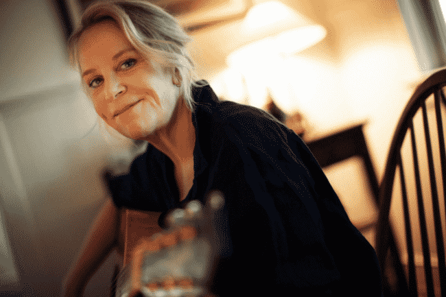 Mary Chapin Carpenter Shares Insights on Craft, Creativity and Conversation