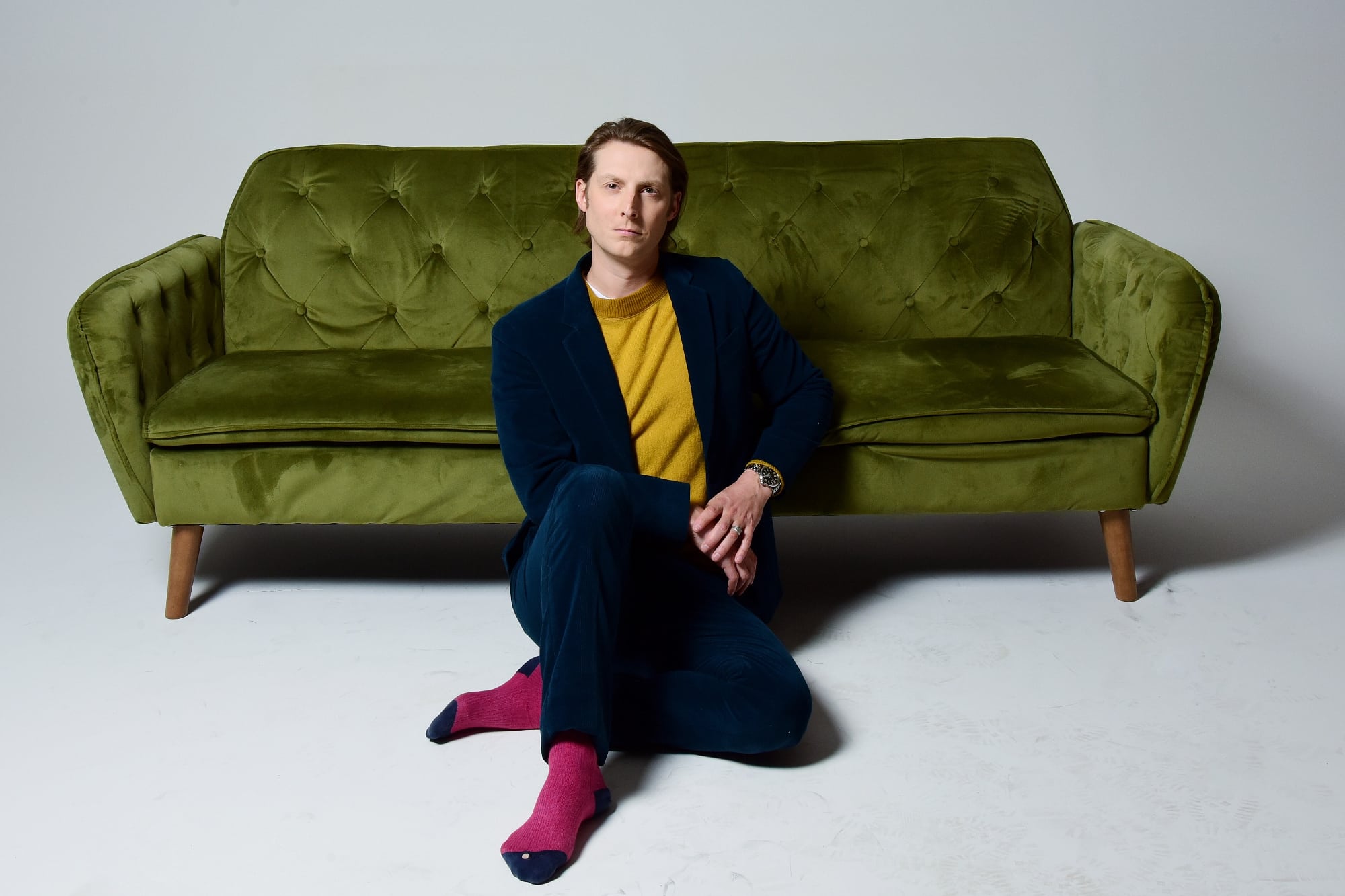Eric Hutchinson Revisits Life at 17 with New Acoustic Version of ‘Class of ’98 – Deluxe and Unplugged’