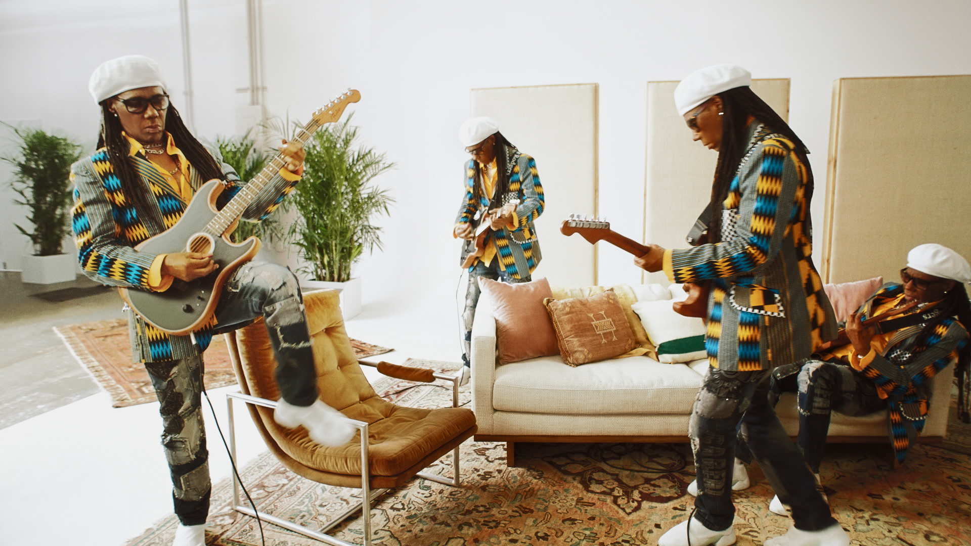 Nile Rodgers Dissects The Tonal Possibilities Of The Fender Acoustasonic Stratocaster In New Video