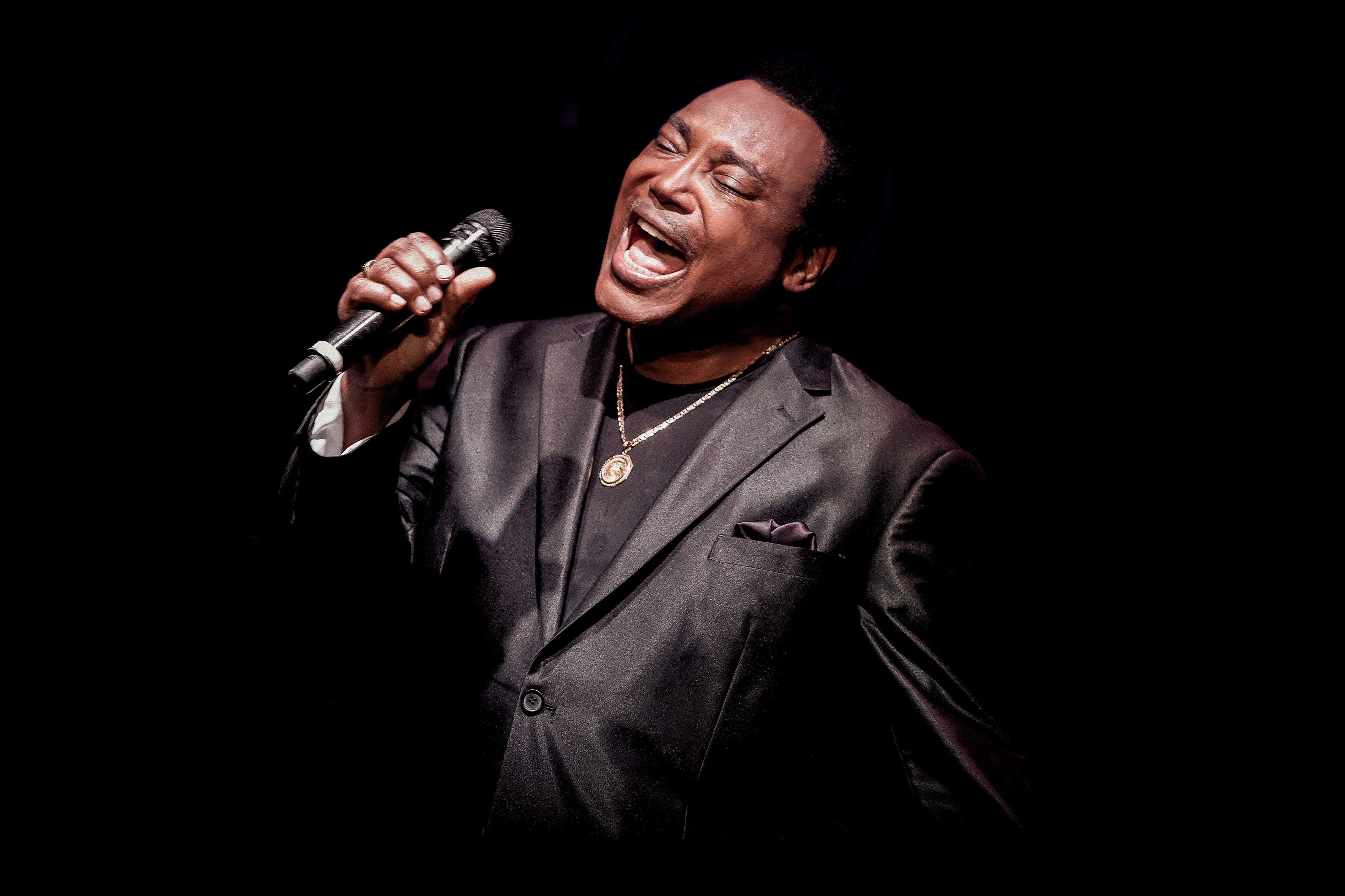 George Benson Debuts “Turn Your Love Around” From Forthcoming ‘Weekend in London’