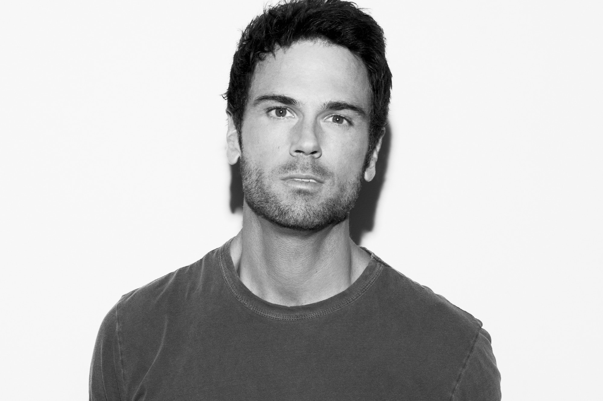 Chuck Wicks Shows Off His True Colors as the Sole Writer of His Stunning Single “Solid Gold’