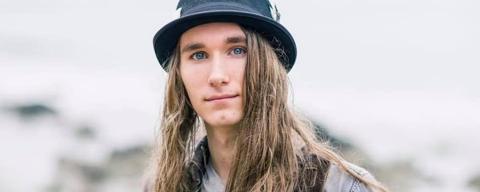 Sawyer Fredericks Lets His Thoughts Bloom While Reflecting on ‘Flowers for You’