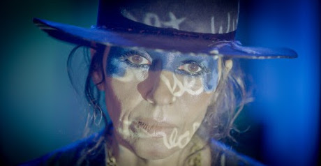 Linda Perry Releases First New Song in 15 Years, Scores Docs for Sean Penn, Soleil Moon Frye