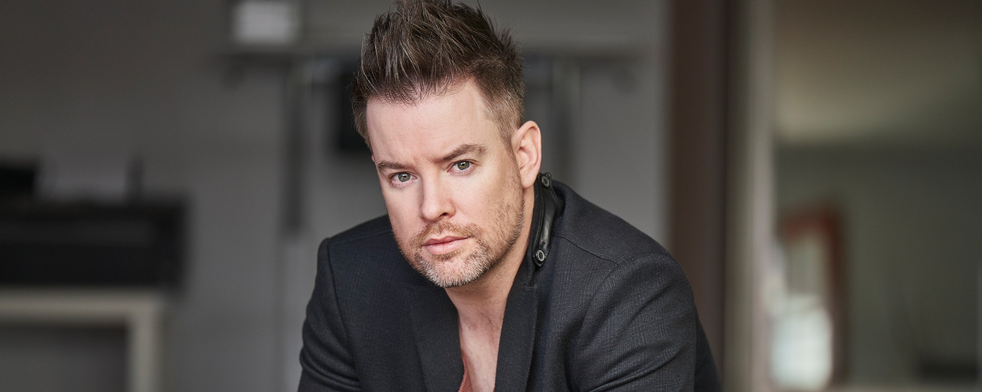 David Cook Holds A Mirror To The World With ‘The Looking Glass’ EP