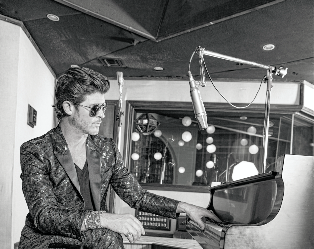 Robin Thicke Finds Something Beautiful with ’On Earth, and in Heaven’