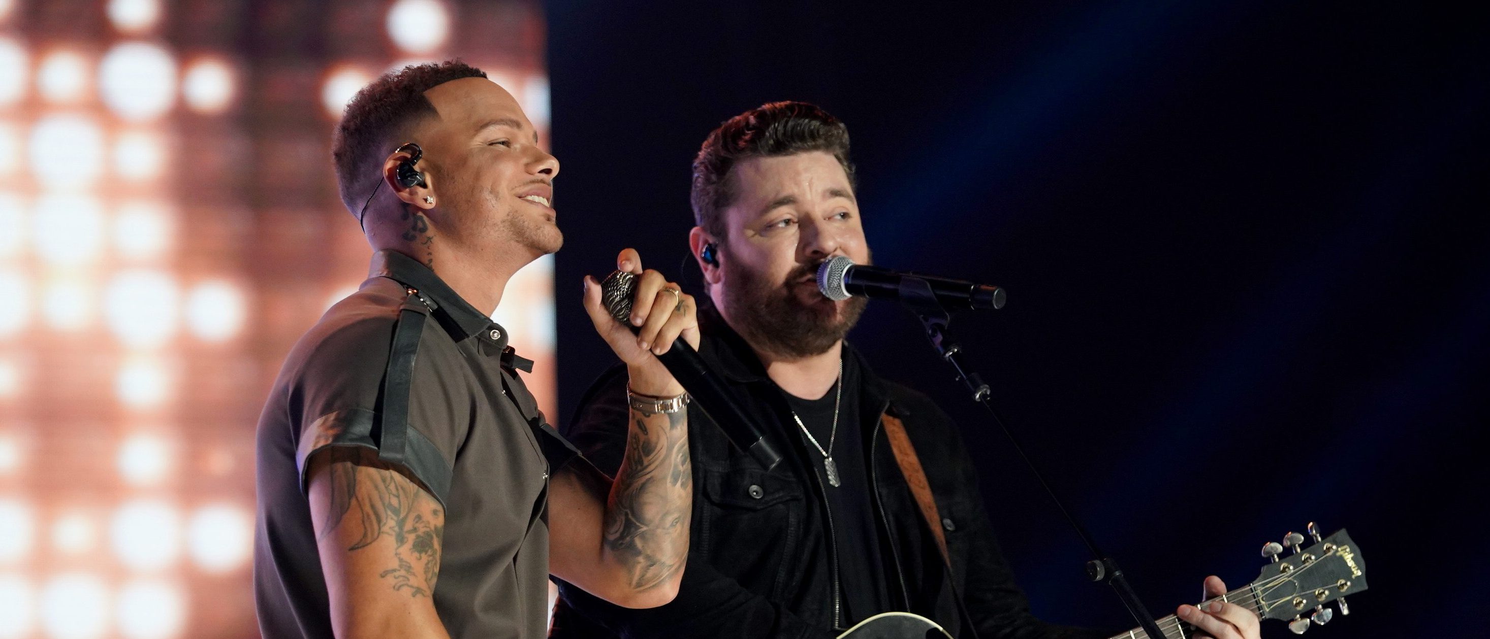 Chris Young & Kane Brown Bring the House Down with “Famous Friends” Performance