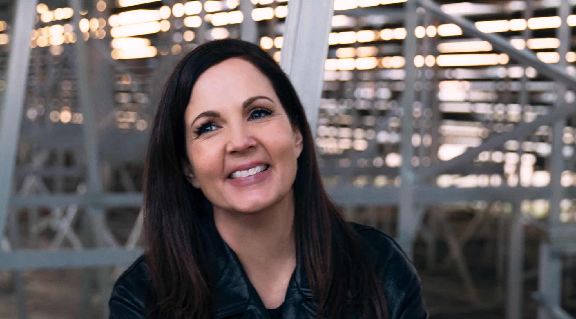 Lori McKenna Describes the Village that Helped Grow her Songwriting Expertise on ‘Stay Human’