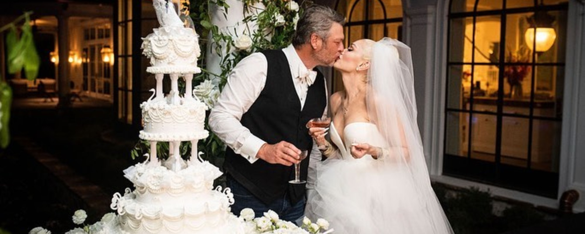 Blake Shelton & Gwen Stefani Wed In Private Ceremony
