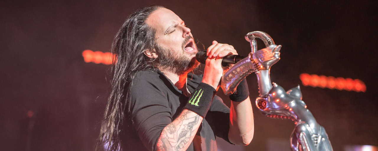 Korn Cancels Gigs After Jonathan Davis Tests Positive For Covid We Re As Disappointed As You Are American Songwriter