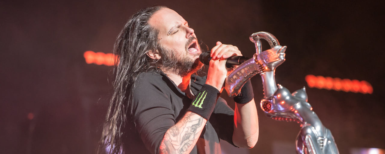 Korn Cancels Gigs After Jonathan Davis Tests Positive For Covid We Re As Disappointed As You Are American Songwriter Korn Cancels Gigs After Jonathan Davis Tests Positive For Covid We Re As Disappointed As You Are American Songwriter