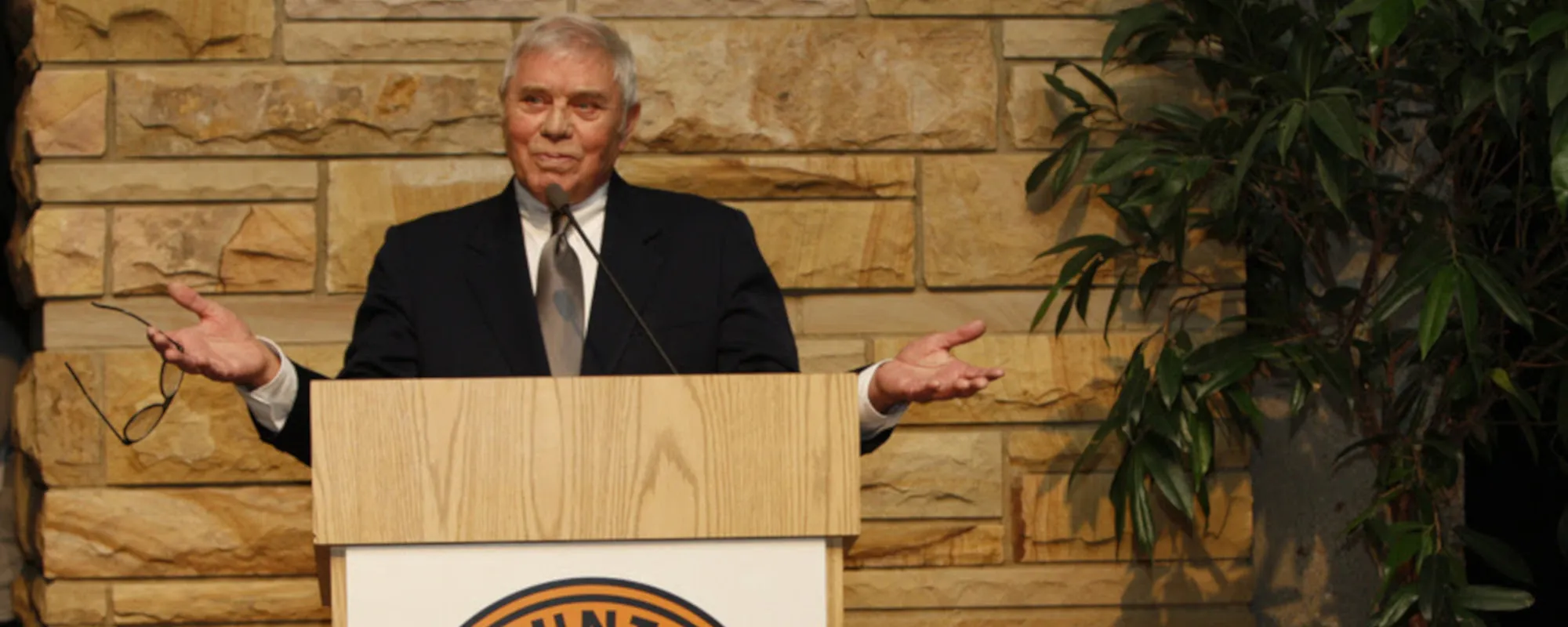 Tom T. Hall, Known as ‘The Storyteller,’ Dies at 85