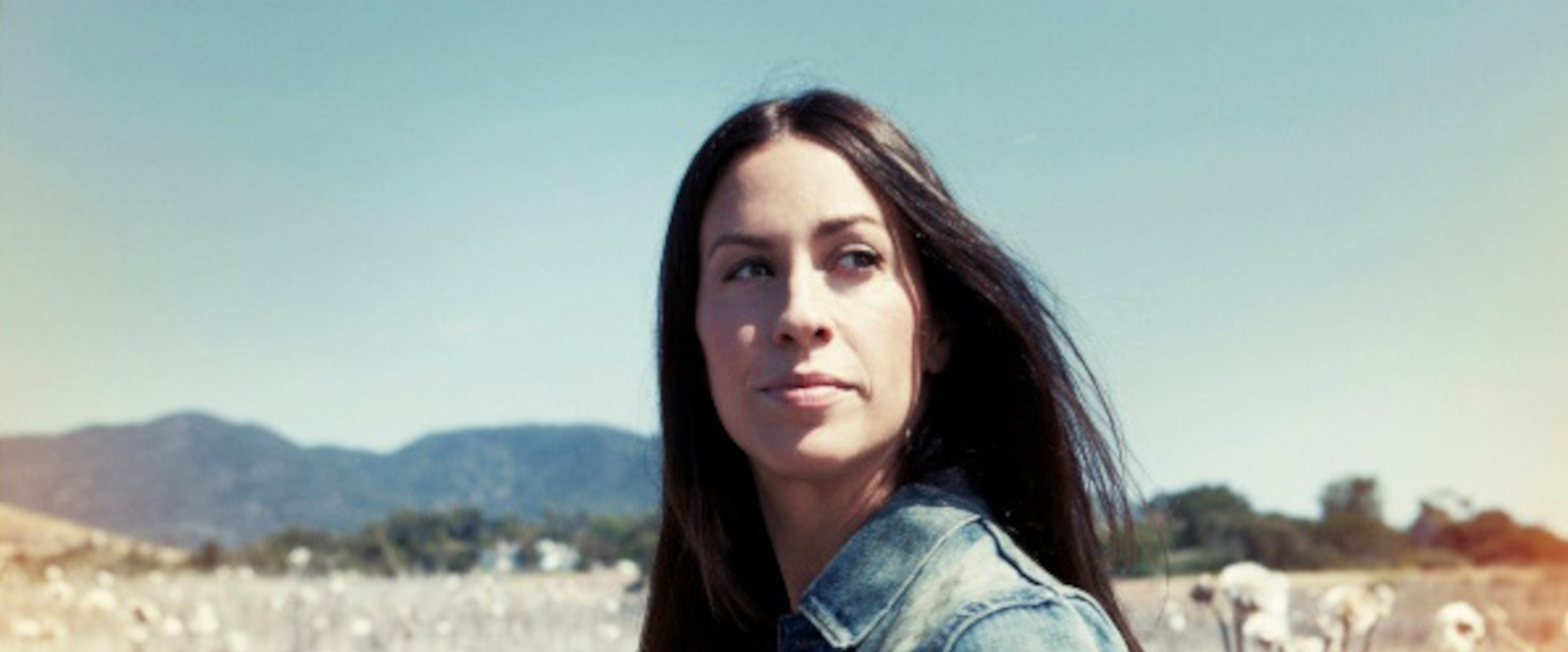 Alanis Morissette Derides New HBO Doc, ‘Jagged,’ About Her Life
