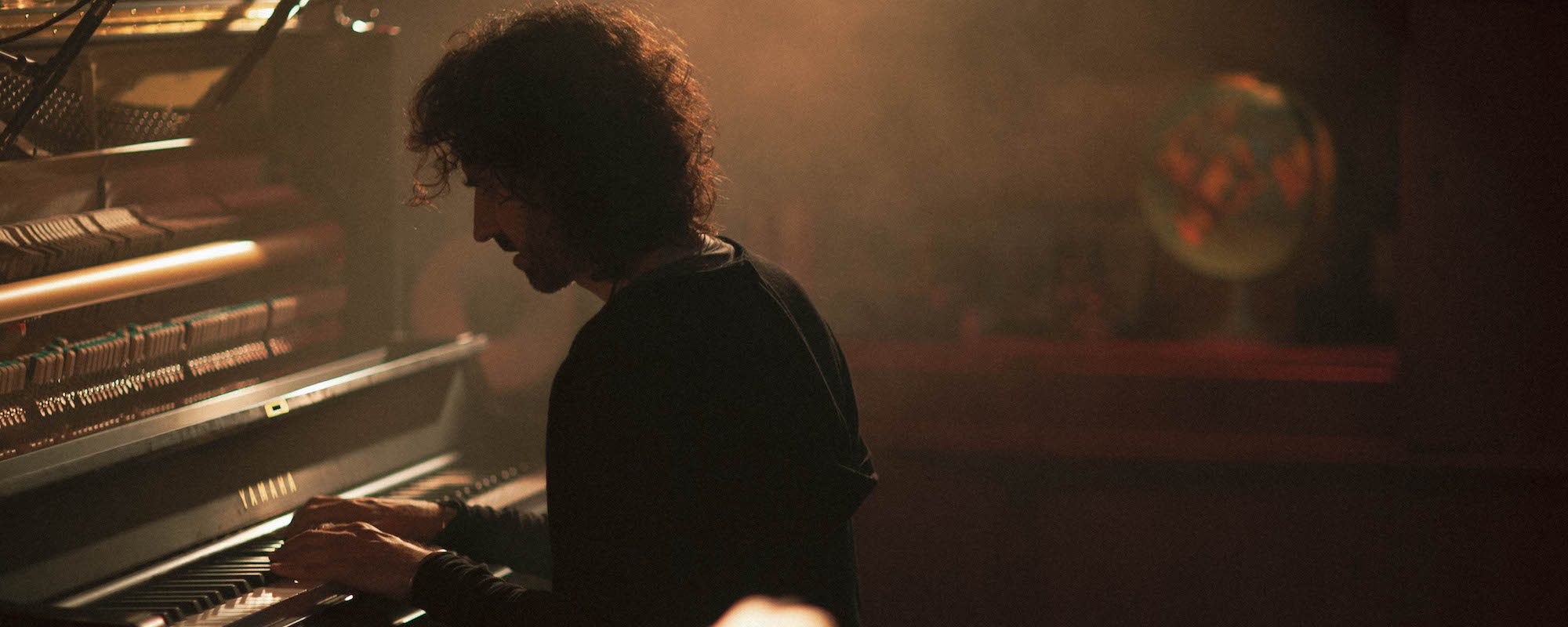 Stephan Moccio Sets the Light of &ldquo;Fireflies&rdquo; - American Songwriter