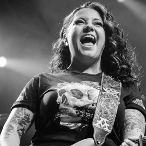 Ashley McBryde Performs Her Hilarious New Song “Brenda Put Your