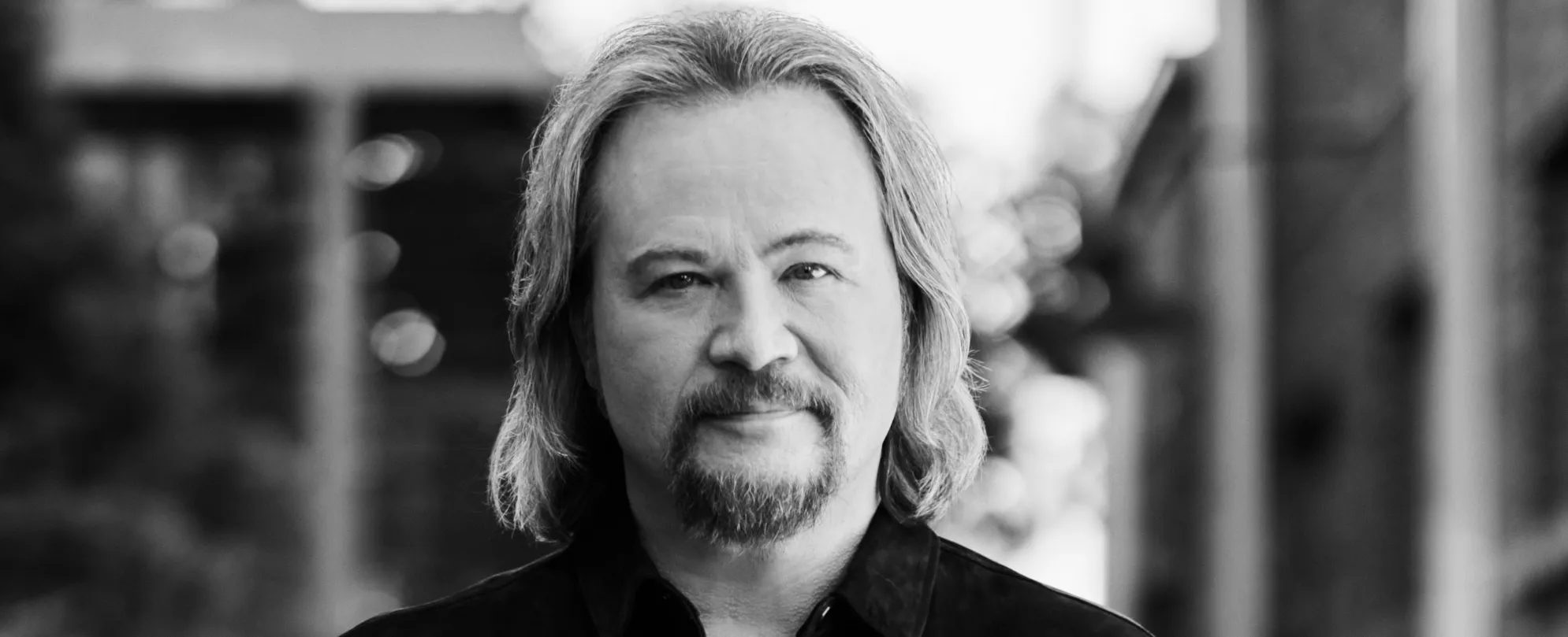 Country Star Travis Tritt Cancels Upcoming Shows Requiring COVID Vaccinations, Negative Tests or Masks