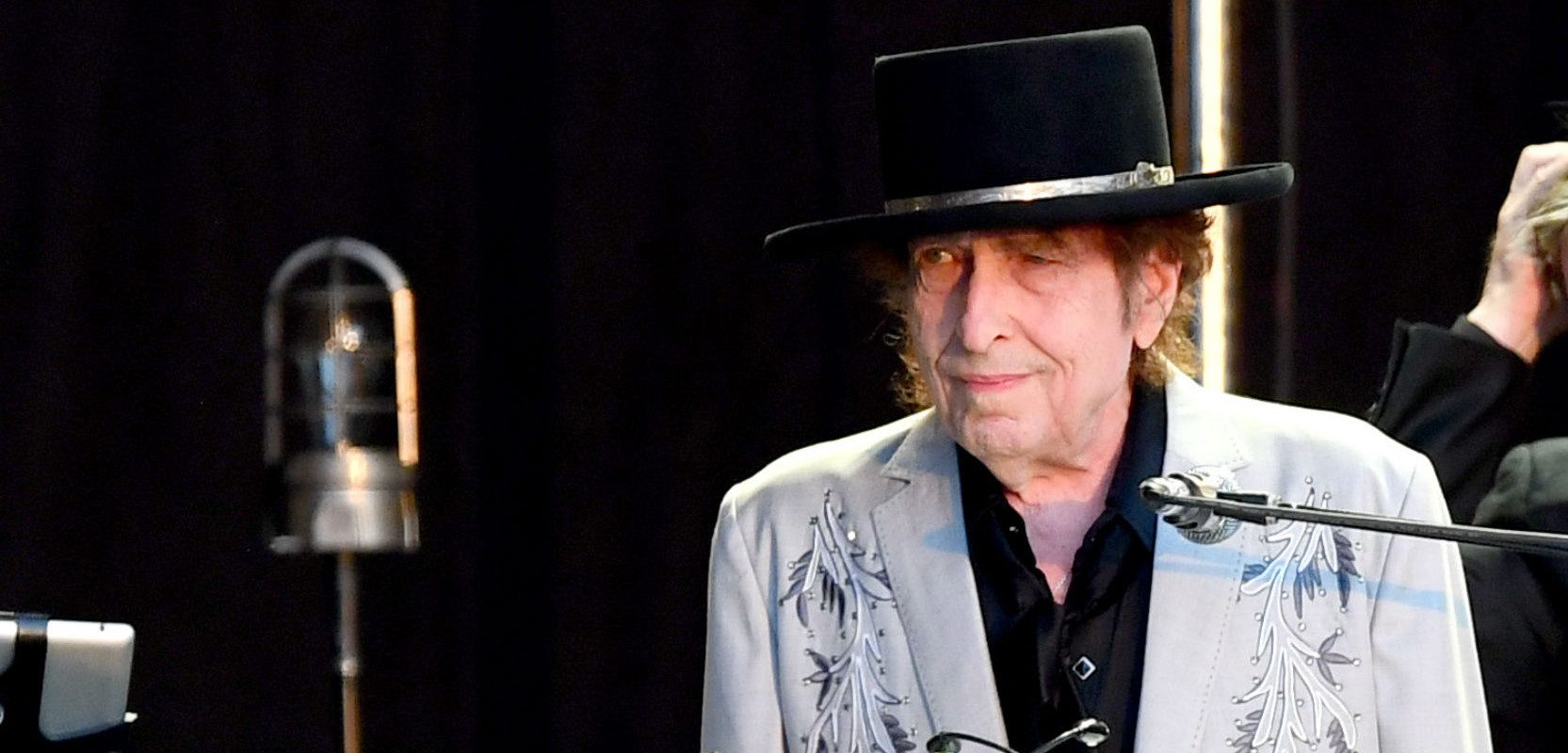 Bob Dylan Hits the Stage Again, Plays Bevy of New Tunes